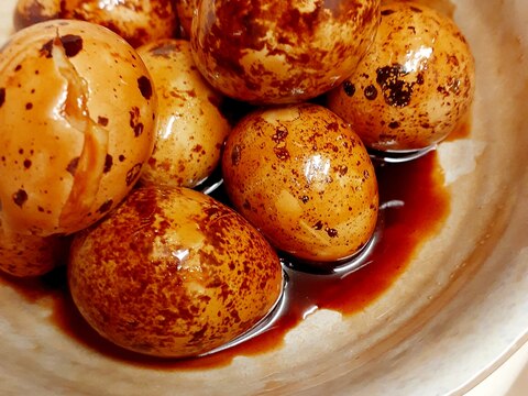 殻ごと食べるうずらの卵焼き